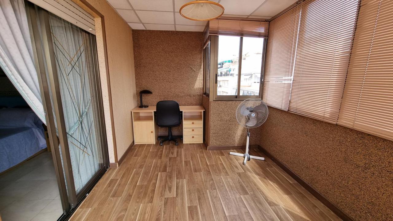 Atico Con Terraza Y 2 Habitaciones En Casco Antiguo Benidorm Eksteriør bilde